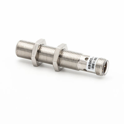 Buen precio Sensores inductores de casi descarga PNP NO 4mm 10-30VDC Conector de latón M12 en línea